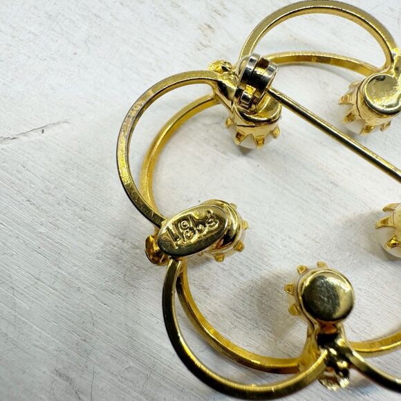 Hobe Vintage Dainty Flower Brooch With Pearls Dimensional  Spring Minimalist - Picture 9 of 9